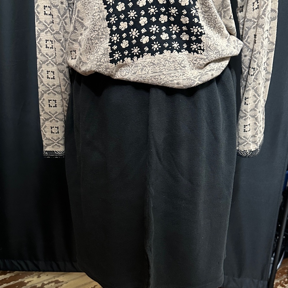 Casual Black Women's Skirt Size Small